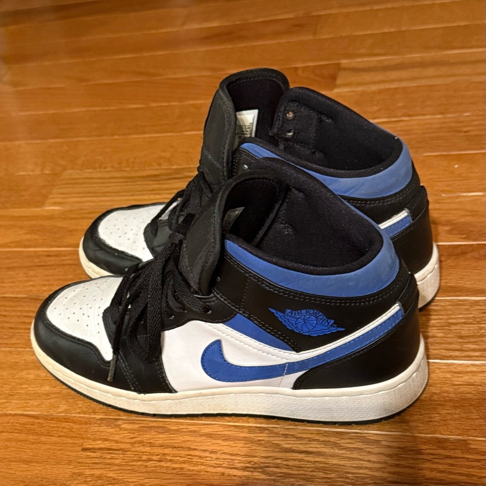 Jordan retro 1 Black and White Sneakers size 6 - Picture 2 of 4